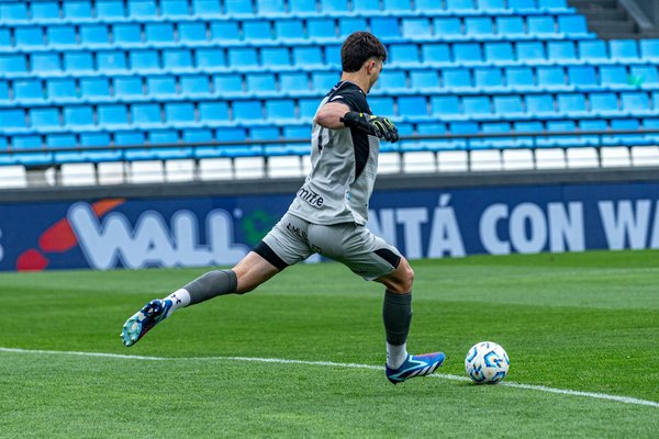 Boosting Football Success: Innovative Off-Field Team Building for Unmatched On-Field Unity!