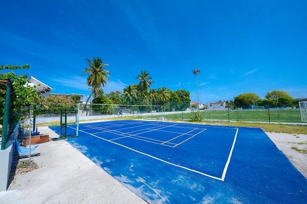 Best Dietary Supplements for Teen Football Players: Enhancing Performance Safely and Effectively